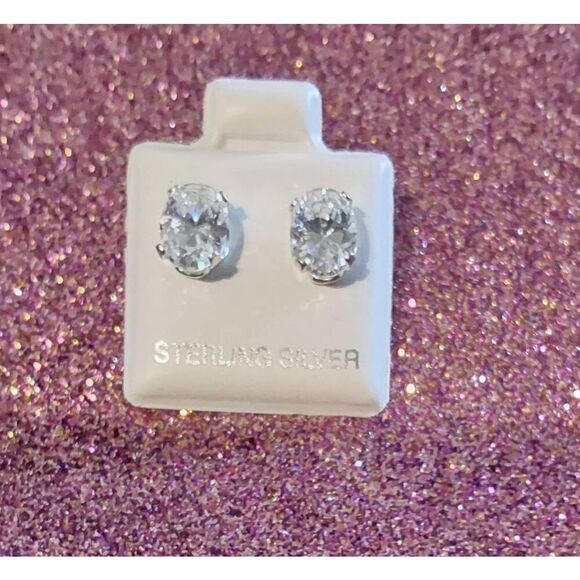 New Sterling Silver 2 Ct. Oval Cut Sim Diamond Stud Earrings~.925 - Picture 1 of 3